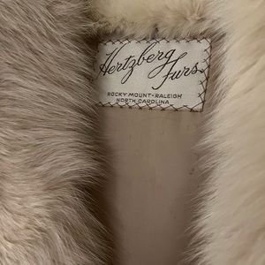 A fox fur coat only worn a handful of times. In excellent condition! Size 2/4